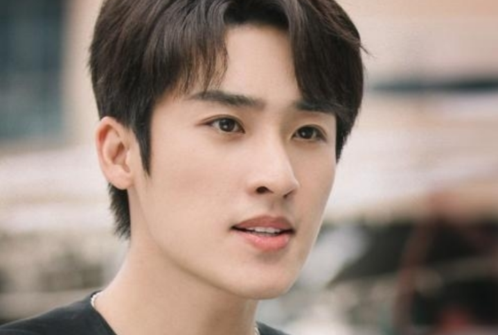 ���Ӿ硶�����쳾��, չ������������, ���Ǵ�ͳ�����ϵ�ż���(�����쳾ͻȻ����������)