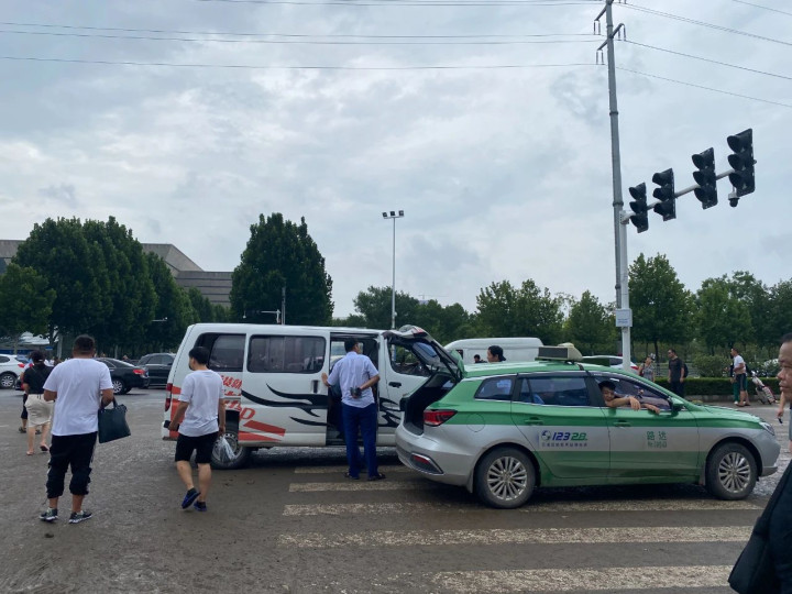 灾后郑州：当一座都市忽然失去了互联网