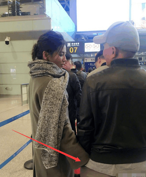 王珂破产一穷二白, 刘涛把手插进老公裤子取暖, 坚守婚姻不离不弃