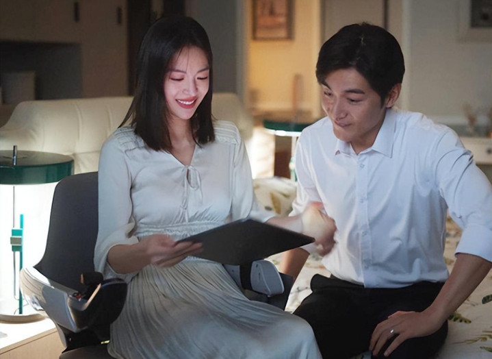 ��һ����ƾ���ʾ����Ȧ, �����֡��ϡ�������, ���ѱ�ʾ: ̫��ʵ(�Խ����)