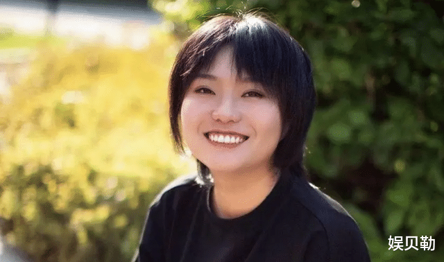 李雪琴在《热辣滚烫》中, 演第三者让人乐, 天赋表演扭转观众三观(热搜 李雪琴)