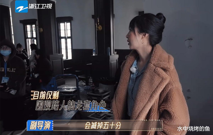 �����޳�Խ��2�����ֳ���������, ����ί��������������, ����һ�ߵ���������ƶ�