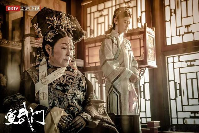 �������š��Ȳ�, ˹�ٸ����ݼ�ը��, �·�������ݻ���(˹�ٸ��ް����̫��)