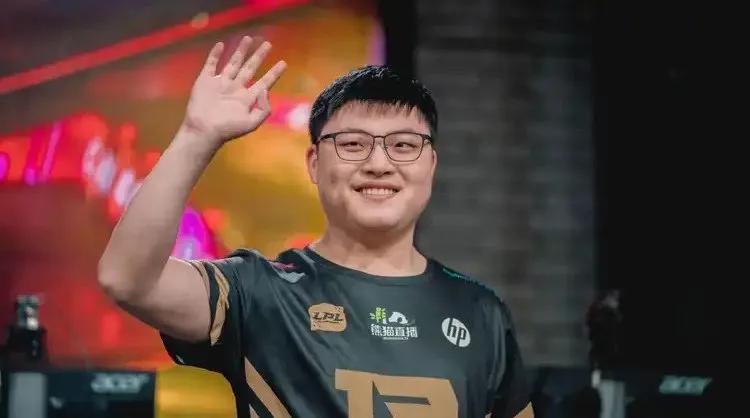 什么消息能比呼吸和bin互换还能更引爆？更震惊的事情：1、tiandoinb再度合璧。2、thesh