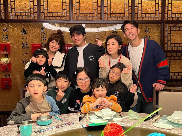 ־ȫΪĸ70! 椷, ϱ(̨ӰǼ־ͼƬ)