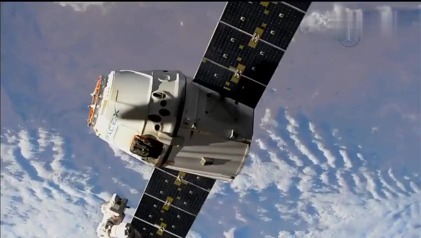 打开 首个复用的飞船成功返回地球 打开 钢铁侠龙飞船成功返航: 40只