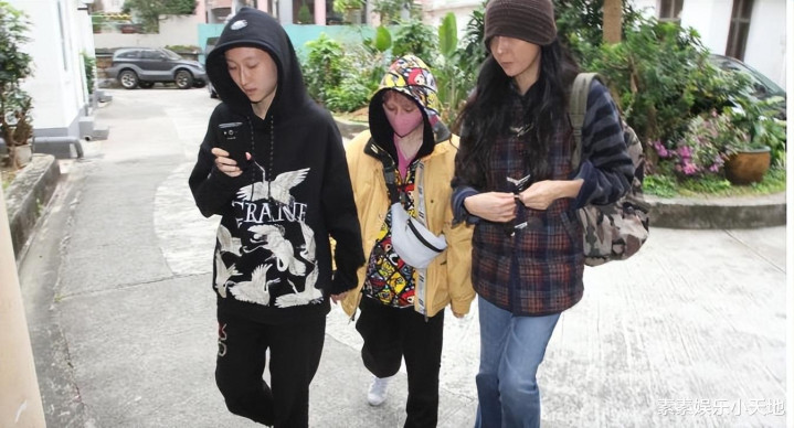 ϲ! СŮϵʽƱ, ĸŮž(ǶС)