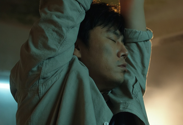 �Ų�4��, ��������9.3, ����12�·ݵ�һ�����Ұ�ҹ׷��ͣ�ĺ�����