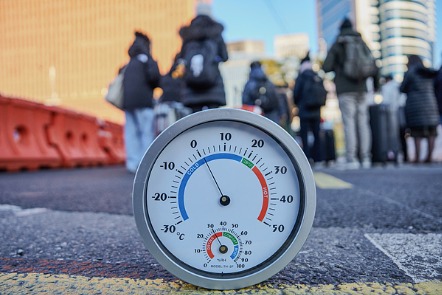 陕西发布寒潮蓝色预警：陕北降温10℃，21日清晨局地跌至-5℃