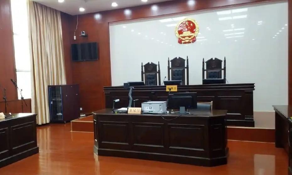 逼父贷款25万遭拒，持“断绝书”上门被扫帚打骨折！法院：免予刑事处罚