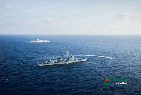 南海舰队远海训练编队组织特情处置演练