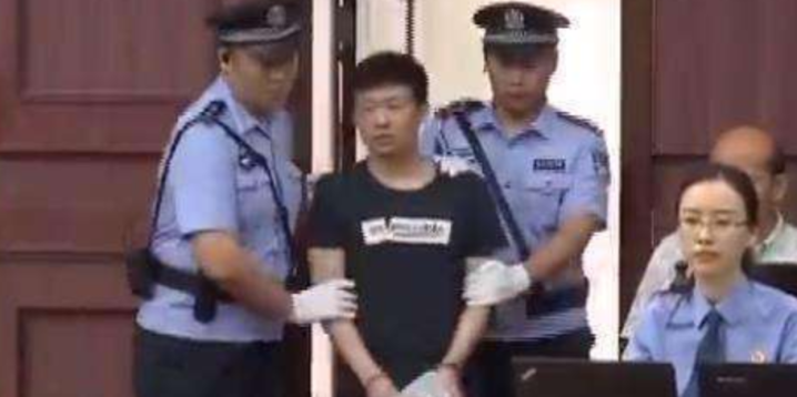 �������ı���ڶ�ʮ������������, ��ö���Ʊ���Ź���ԱƬ��