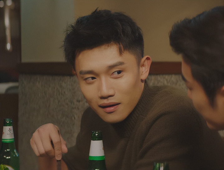 �Ų�4��, ��������9.3, ����12�·ݵ�һ�����Ұ�ҹ׷��ͣ�ĺ�����