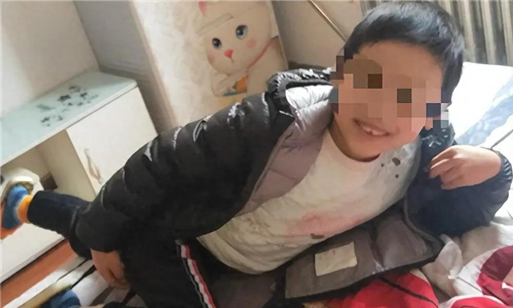 12分钟遛狗，2岁娃从18楼坠亡！父称意外，母报案过失致人死亡获受理