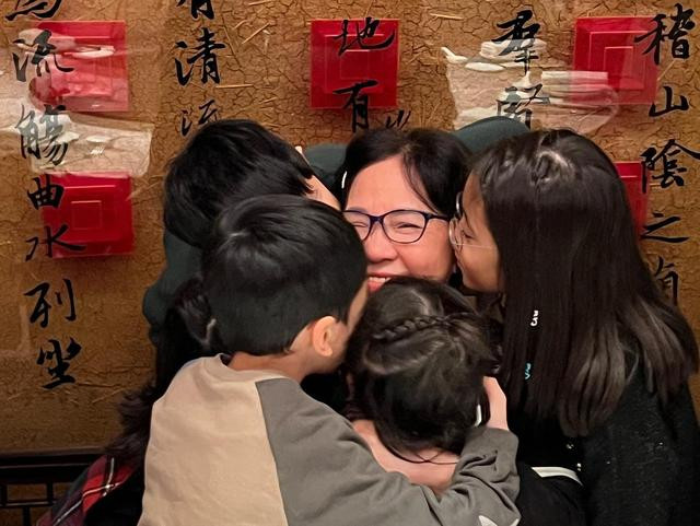 ־ȫΪĸ70! 椷, ϱ(̨ӰǼ־ͼƬ)