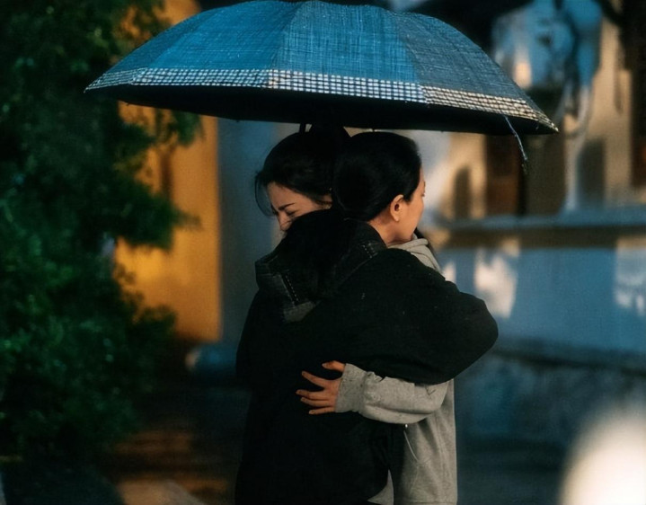 ��һ����ƾ���ʾ����Ȧ, �����֡��ϡ�������, ���ѱ�ʾ: ̫��ʵ(�Խ����)