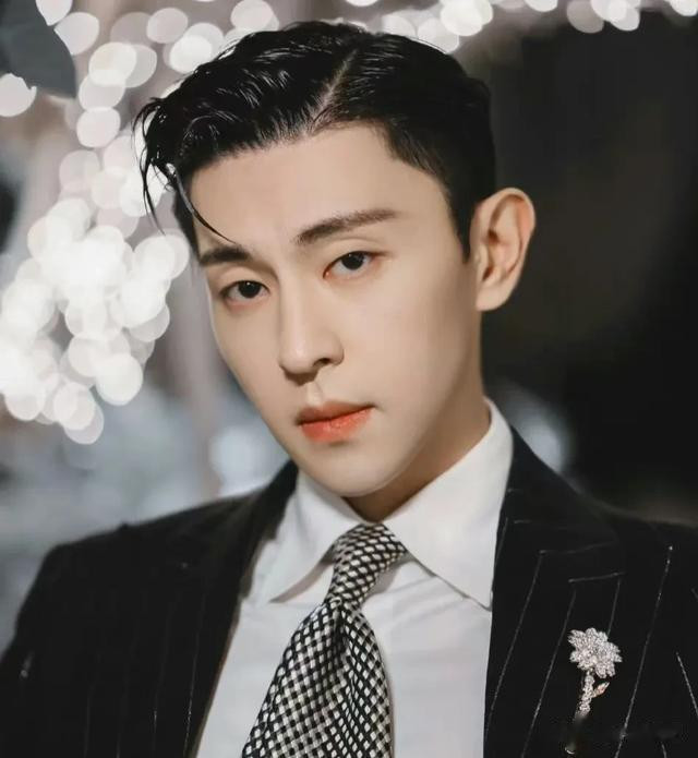 演技派邓伦惊艳荧屏: 古装与现代剧切换自如, 实力炸裂!