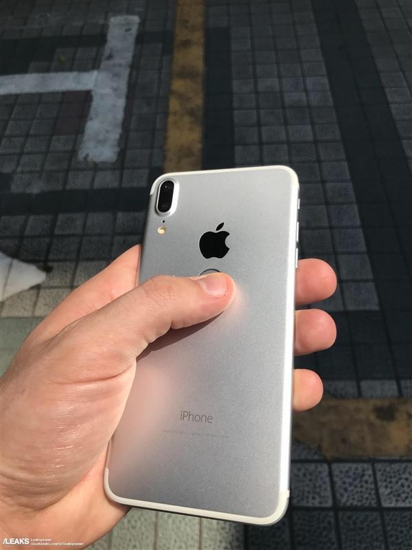 从曝光照片来看,iphone8正面的屏占比有了大幅度的提高.