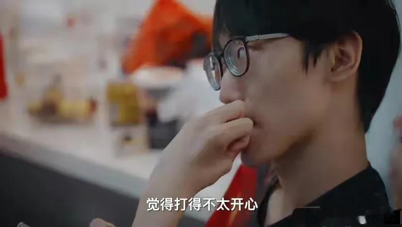 以后别说EDG是上单坟墓了，跟FPX比差远了来EDG顶多是让你玩肉，来FPX是直接让你退役以前别人说