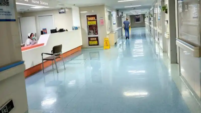 73岁大爷医院查出宫内早孕 离谱！系统故障致误诊