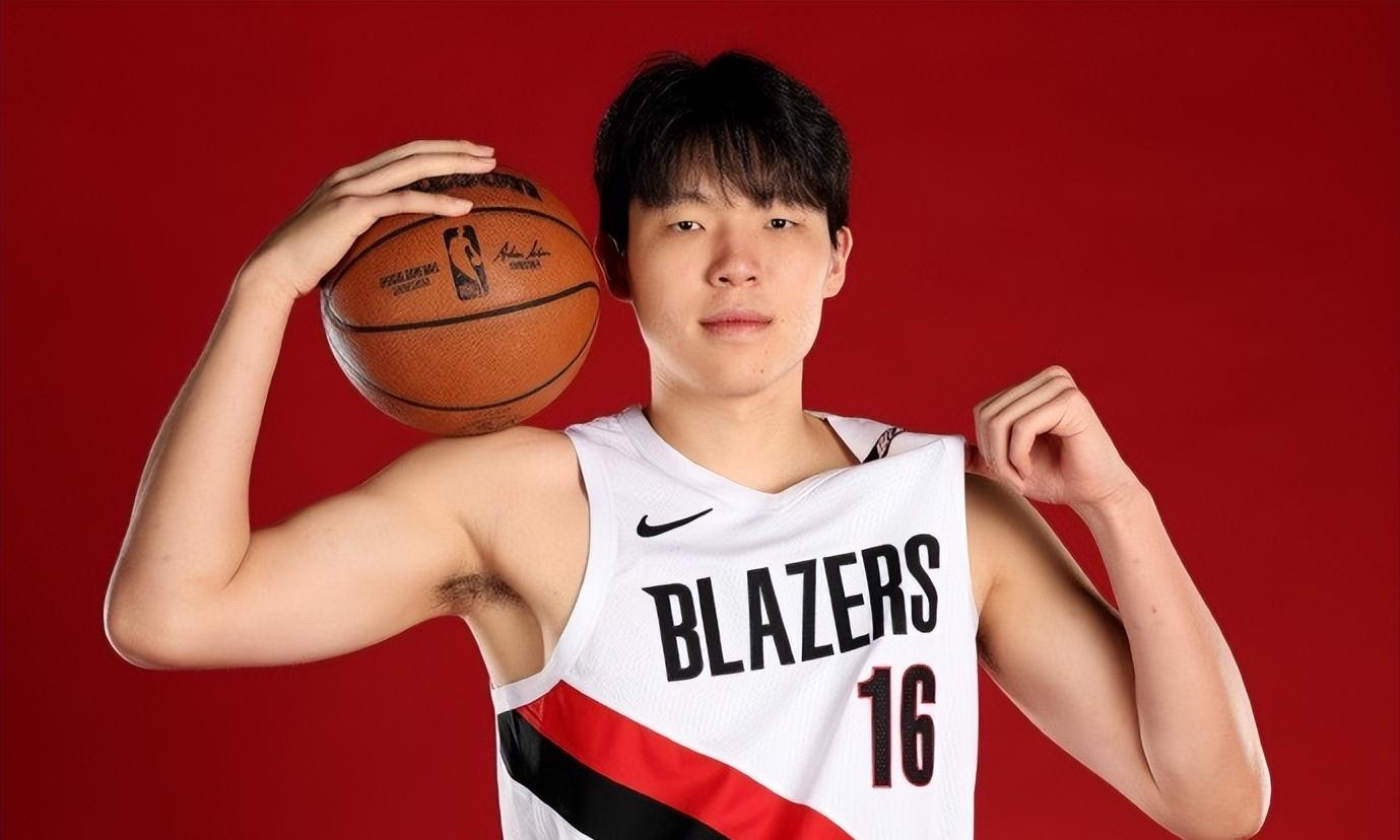 0犯规+5! 杨瀚森末节打满12分钟: 6分4助, 征服开拓者新帅