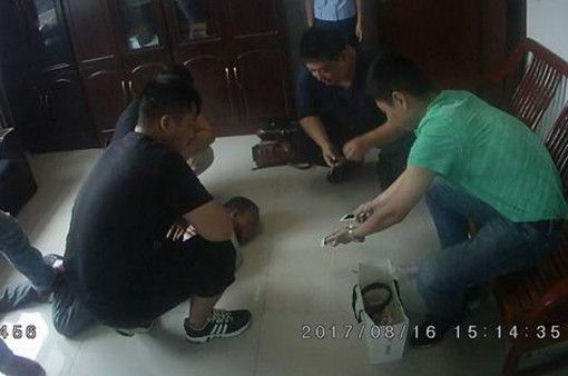 威远交警机智诱捕一名涉嫌贩毒在逃犯