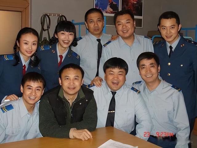 �岿������Ӿ�, �������˸ҷ���, ����: ��ȫ�Ĳ���һ�㰡!(���������µ�һ��Ů)