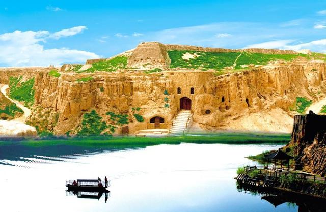 这样的武侠情怀电影,是《红高粱》,《红河谷》,《黄河绝恋》的拍取景