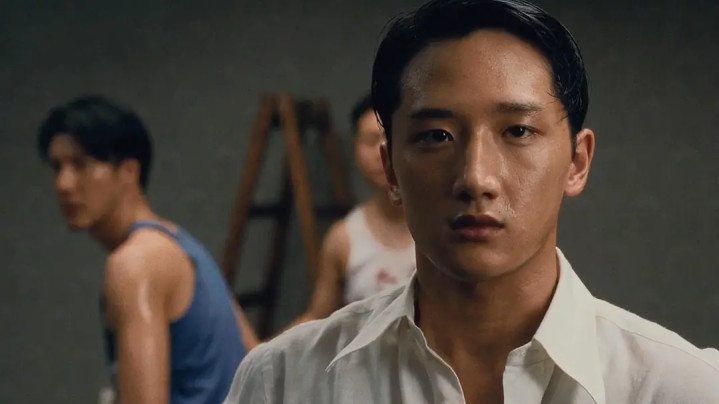 ��Ӱ��ɫ�䡷: Ů��, �����׸ж�