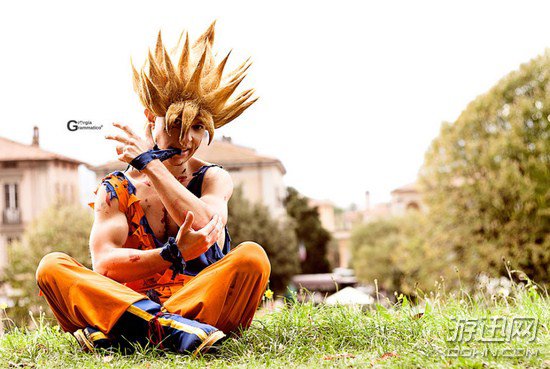 赛亚人完美还原! 国外小哥神级cos《龙珠》孙悟空