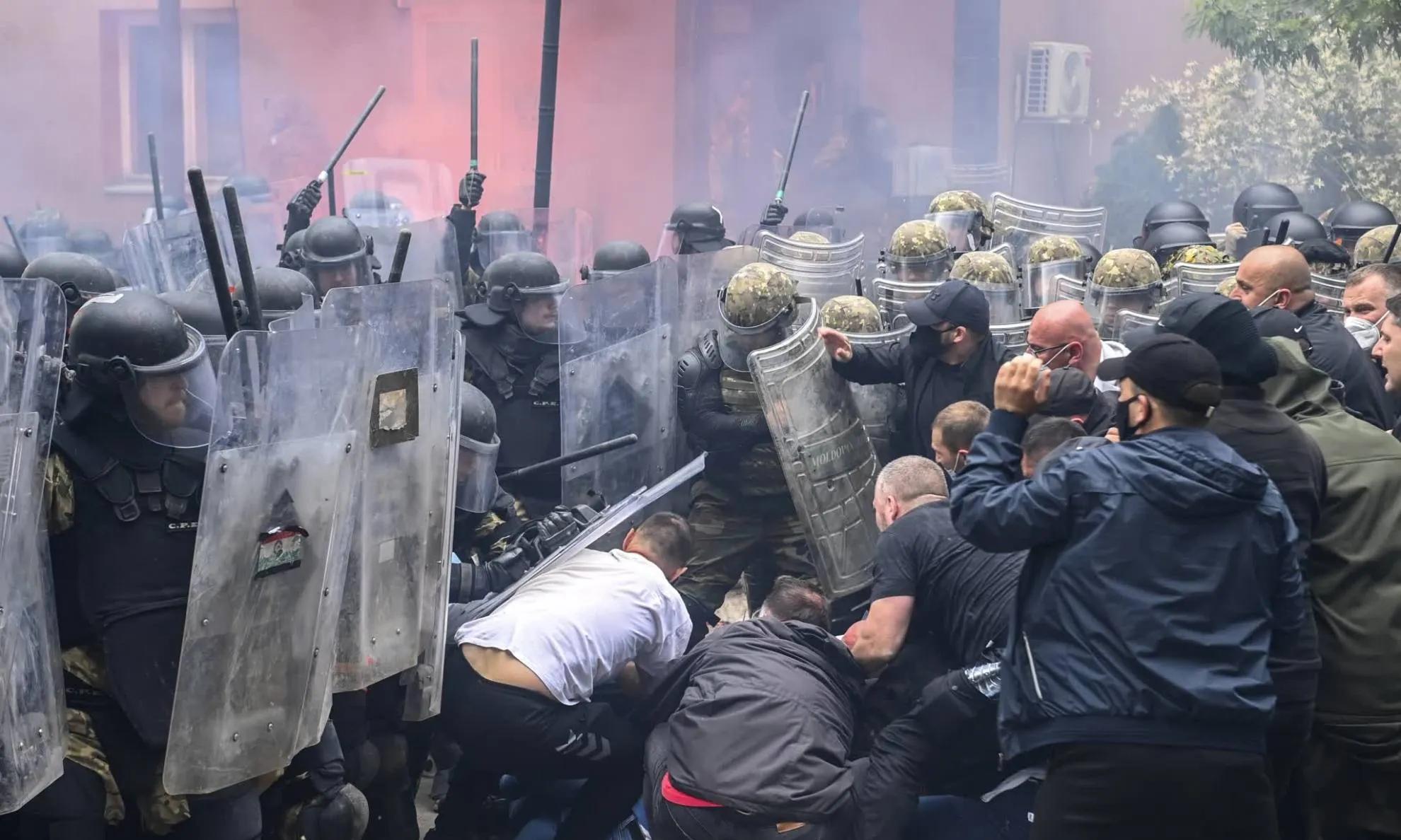 阿尔巴尼亚骚乱烈度超法国！280万人小国，为何比55万游行的法国更危险