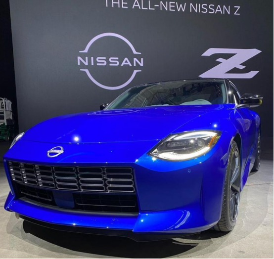 時尚藍色塗裝 藍色運動座椅 日產經典跑車 Z 實車圖片-圖1
