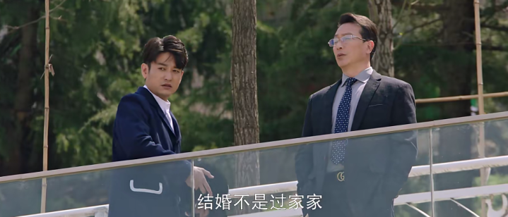 û����, ��С����λ�����ĵ���ô����(���ǻ���,��ŵ,С��,����,�Խ�,��������һ��)