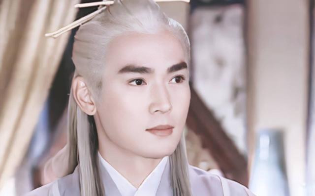 С��Ůһ��ʧ������, һ�����ڹ�Ĺ��ǰ, һ�������ɹŰ�֮��