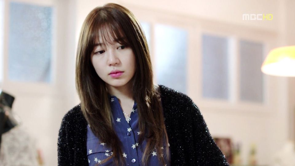 僵脸丰唇尹恩惠急甩20斤消失5年复出被群嘲, 她换了一只唇膏而已_zzd