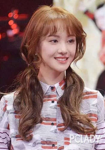 扎低马尾怎么扎好看: 优雅的低马尾是明星的最爱