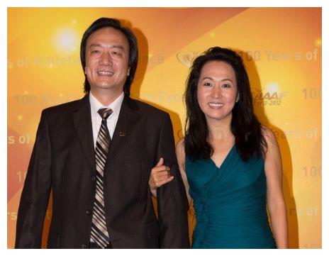 田径冠军王军霞近况,三个孩子三个爸,受尽情伤如今生活十分幸福_zzd