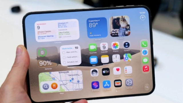 库克: iPhone Duo是在中国独家制造, 中国的折叠屏市场在全球首屈一指