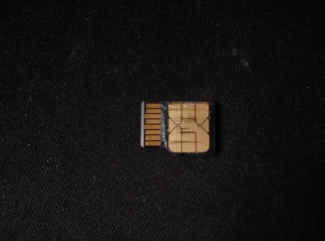 锤子坚果Pro同时装电信卡、移动卡、内存卡实