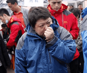 韩红车祸_韩红收入(2)