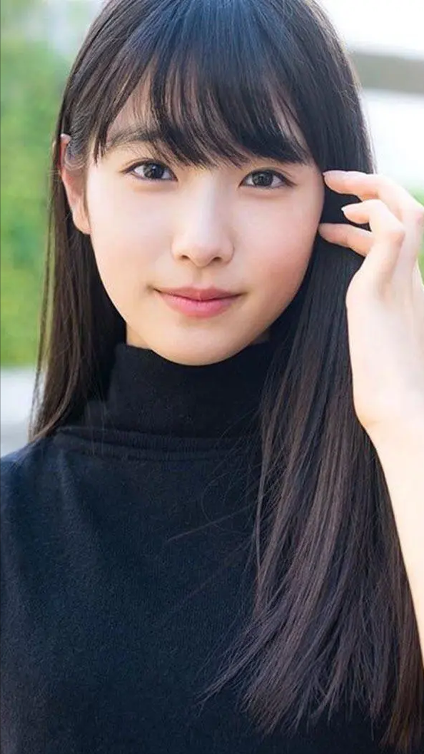 2001年9月22日出生于日本滋贺县大津市,日本女演员,模特,毕业于大津市