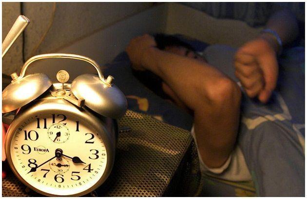 凌晨4点左右是肺部功能最强的时候,若有人在这个时间醒来,这提示体内