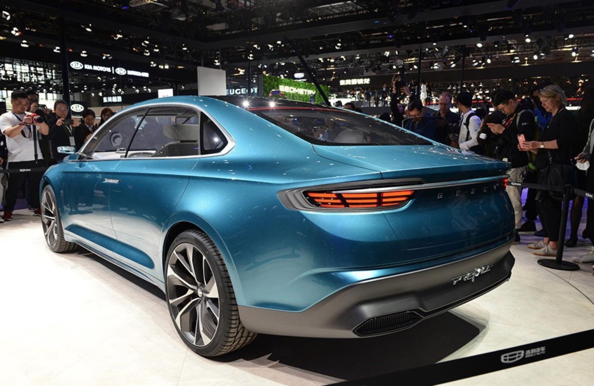 吉利"宽体轿跑", 块头比凌渡大, 轴距2米8, 还配沃尔沃2.