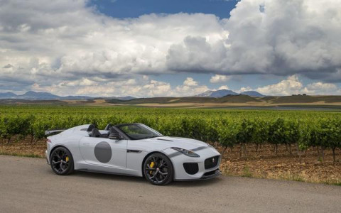 史上最强捷豹跑车, 近600马力, 连911都看傻眼了!