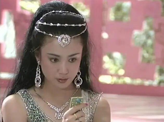 《封神榜》当中的妲己扮演者温碧霞和傅艺伟,谁才是最美妲己?