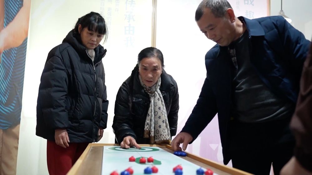 银发经济+国补政策双驱动 消费市场迎来新机遇