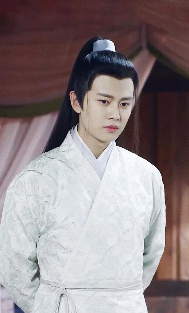 ��, ��λ��װ��������, ��һ����Фս�����㡢���������μ��ס�̴����˭����İ��¹�?