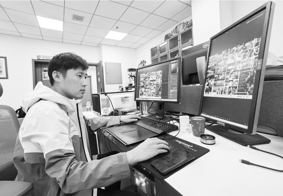 从动漫画师变身“AI指挥家”