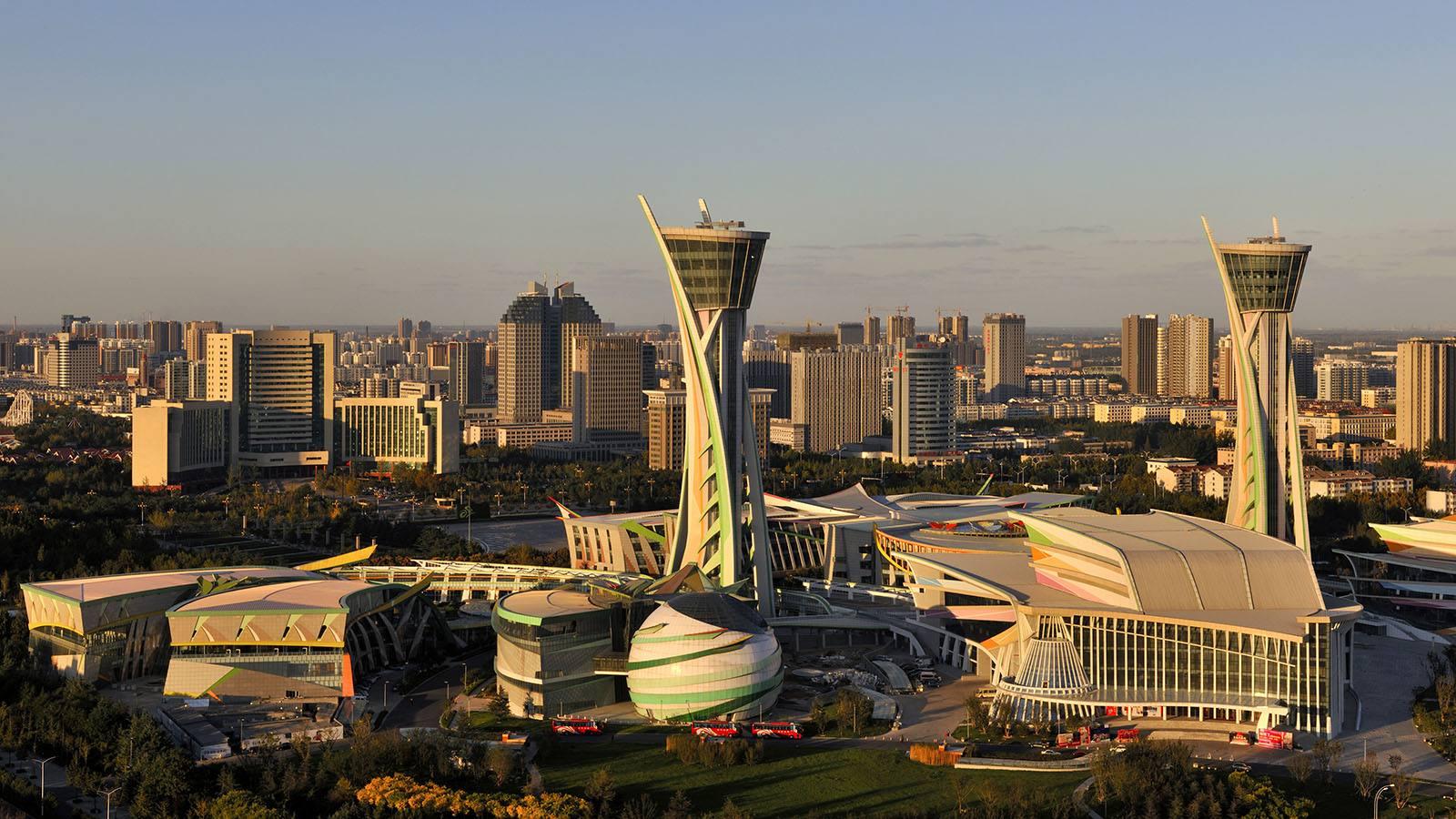 潍坊,古称"潍县",又名"鸢都",位于山东半岛的中部,山东省下辖地级市