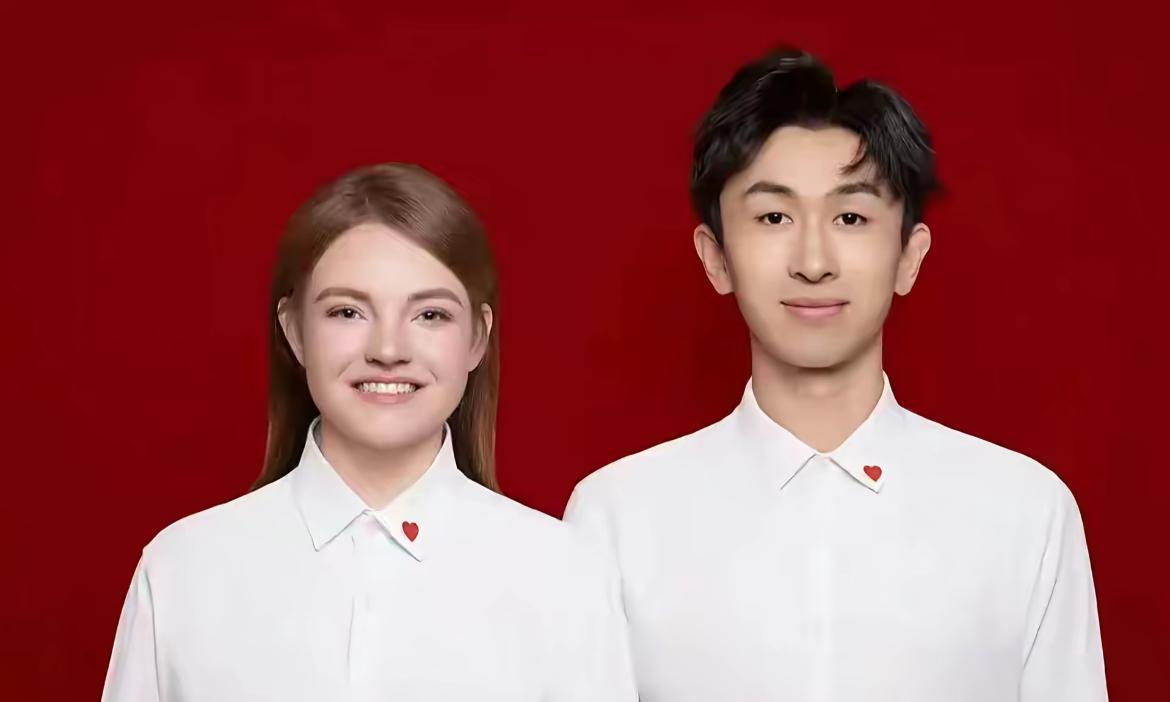 闪婚1年外卖小哥宣布离婚，说法一天反转：已分开还是演戏？